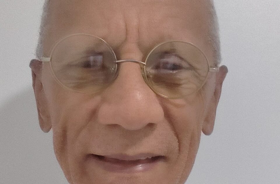 Revista do Livro: Claudio Martins Burro