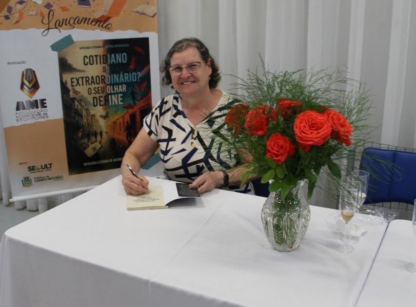 Revista do Livro: Cristina Gláucia Schreiner da Mota